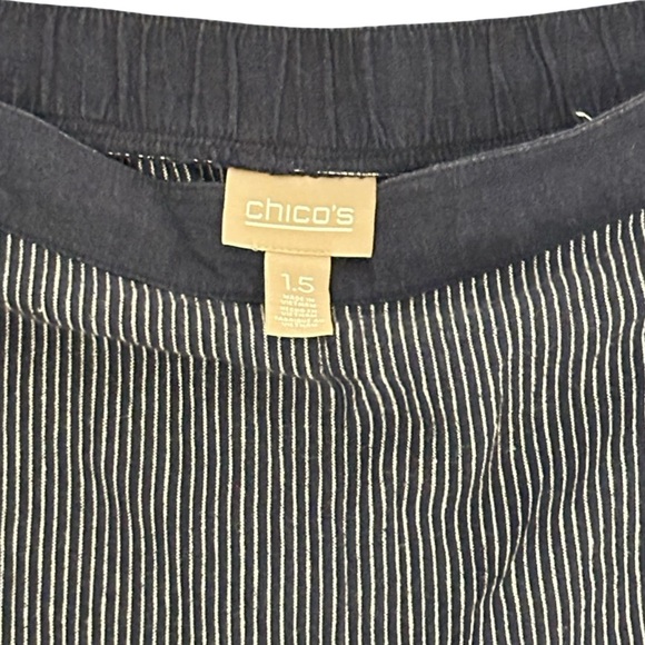 Chico’s Striped Pull On Cropped Pants Stretch Waist Women Size 1.5 - Picture 2 of 5
